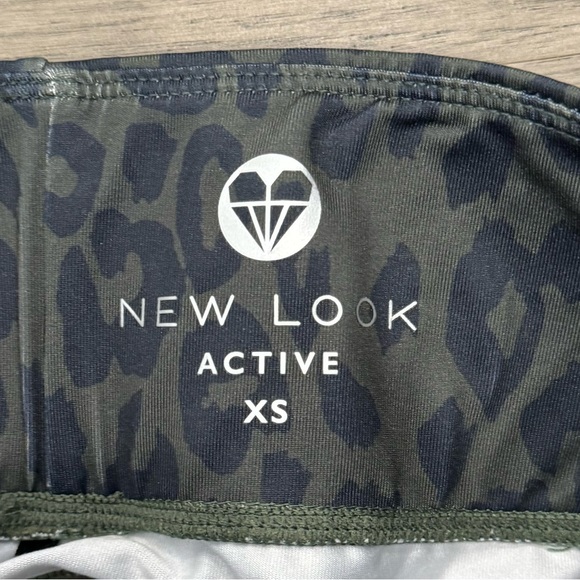 Leopard Print Workout Set - Picture 7 of 7